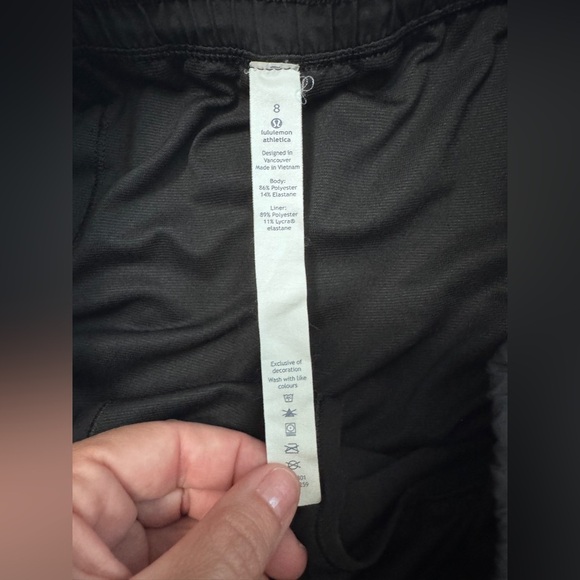 Lululemon Seek The Heat Short II (2.5") in Black - Picture 4 of 6